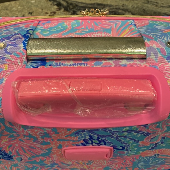 NWT Lilly Pulitzer GWP Under The Seat Carry On - Picture 3 of 14